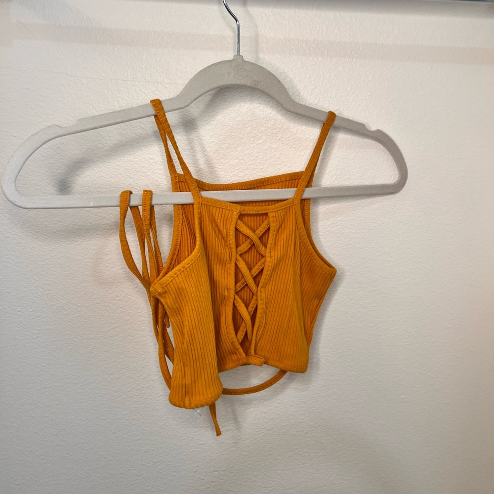 Crop top